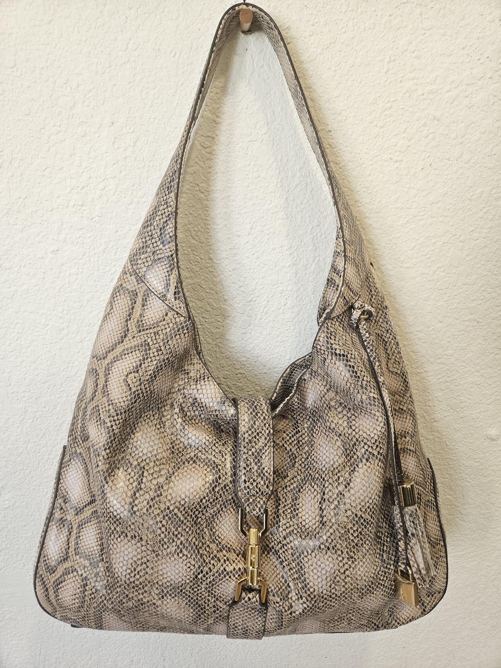 G.I.L.I. Got It Love It Verona Hobo Purse • Snakeskin Embossed Leather • Beige